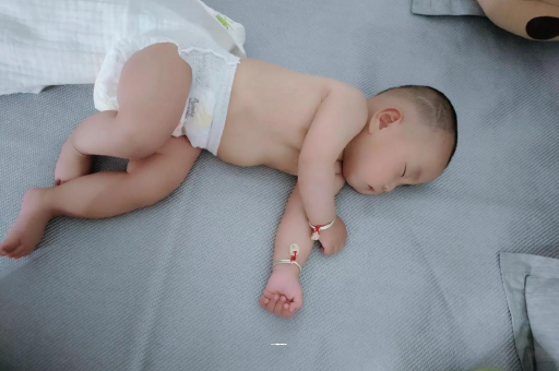 揭阳怀孕多久会显肚子